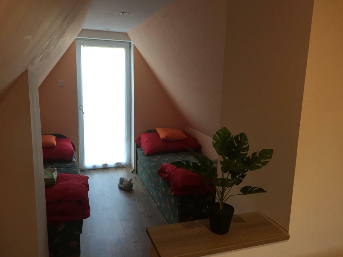 Izabella Vendeghaz Somlo Apartment Doba Exterior photo